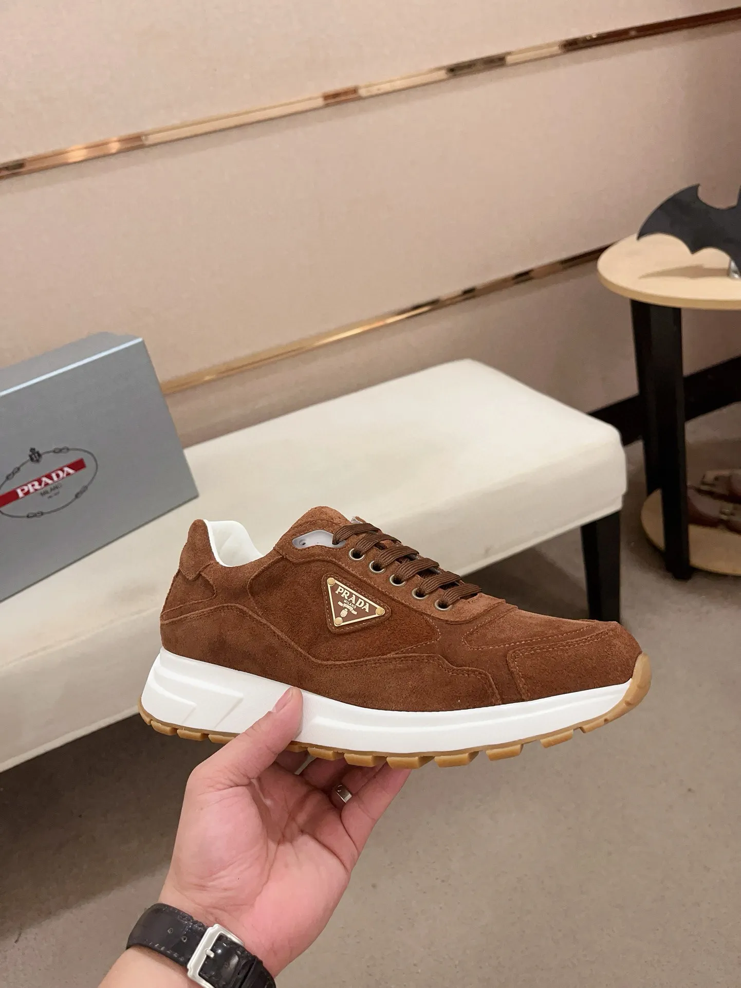 Men's shoes 💰 580💰 ✔️✔️✔️High-quality new PRADA counters are launched simultaneously. The new men's shoes and 😘 fabrics are made of selected first-layer cowhide with superb craftsmanship. Lining: Full cowhide lining. 👍🏿 High-end ☄️ air-cushion molded anti-slip rubber outsole, exquisite lines, simple and elegant, comfortable and high-end for leisure travel. Code number: 38 to 45 (can be customized to 46 to 47, non-refundable)